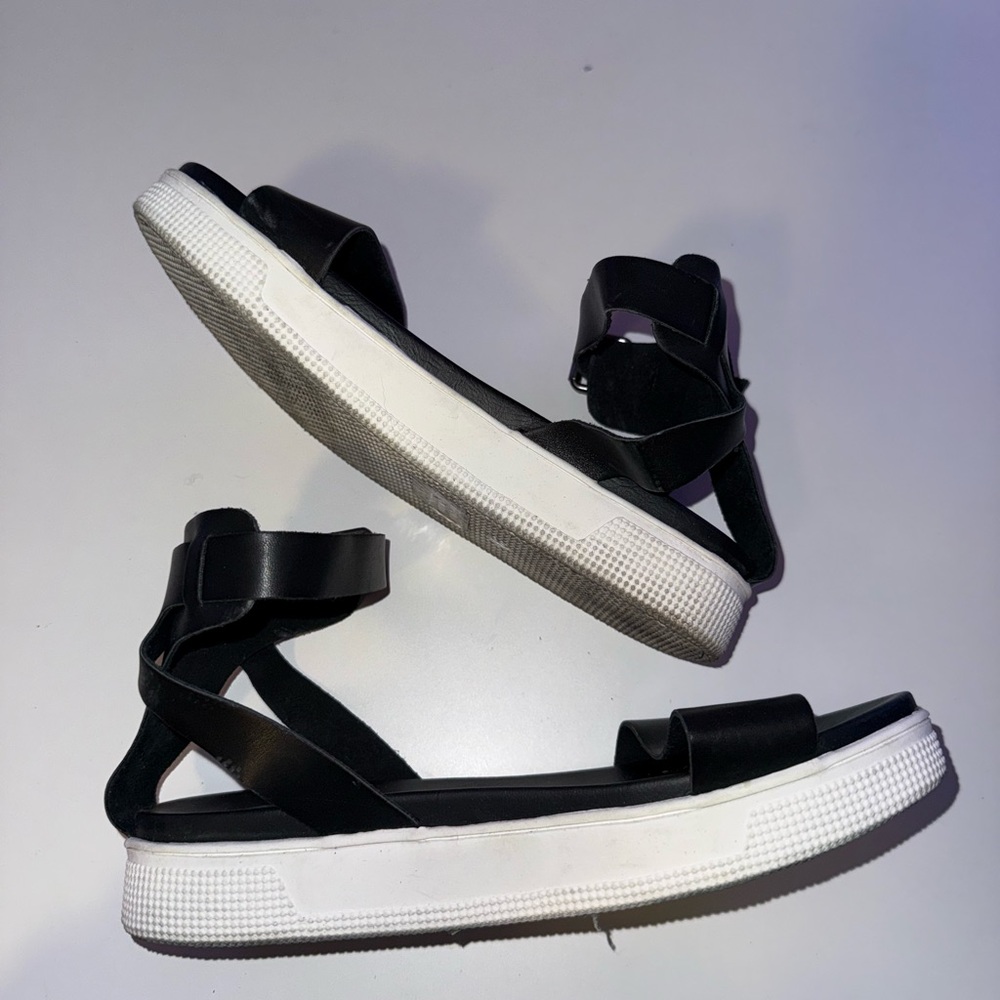 MIA Black Sandals